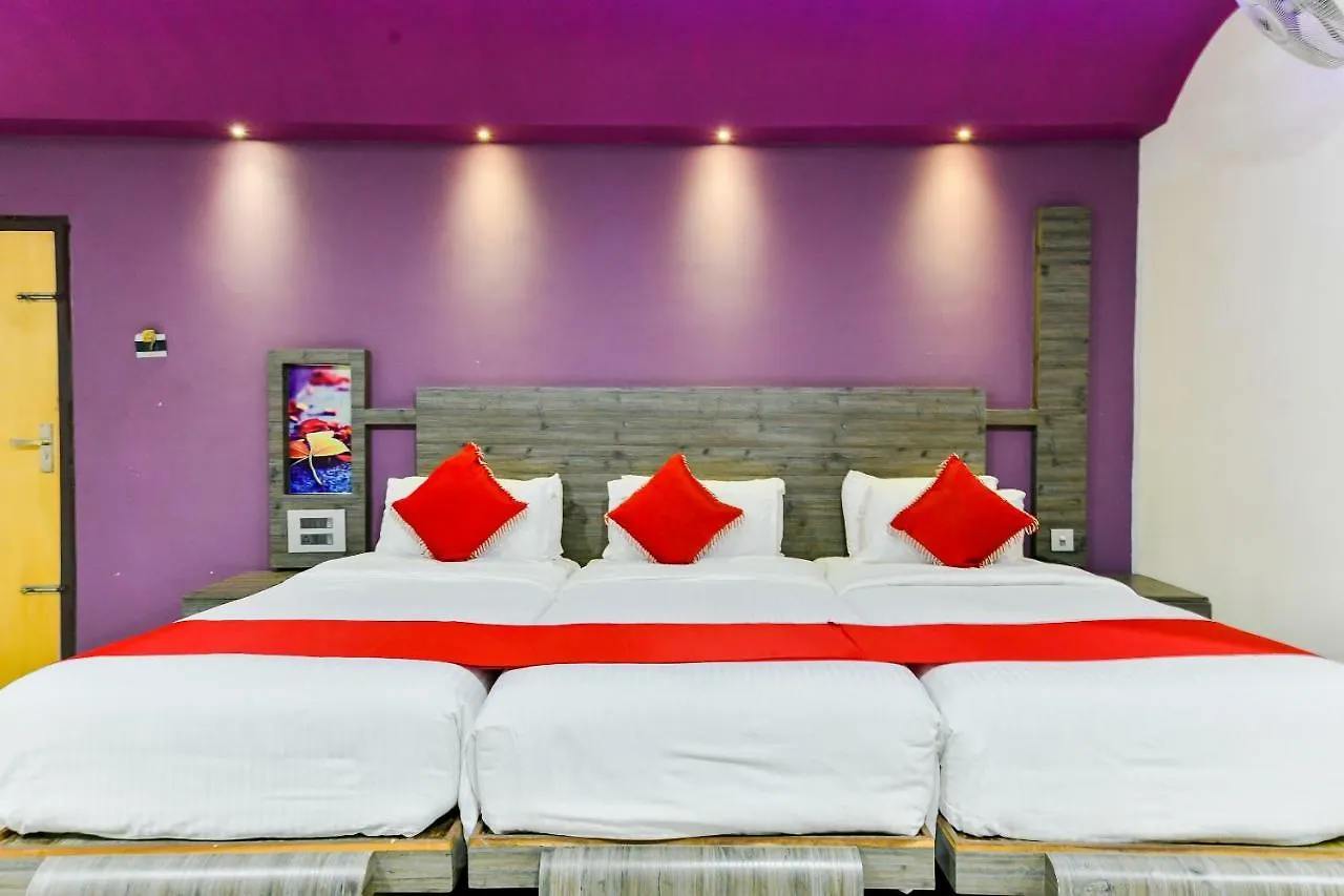 ***  Oyo 1890 A J Park Hotel Alappuzha India